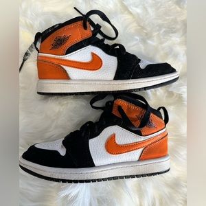 Jordan 1 Mid